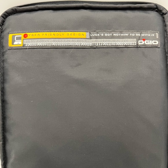 OGIO Padded 13″ Laptop Tablet Bag Sleeve Haul GUC - Picture 4 of 9